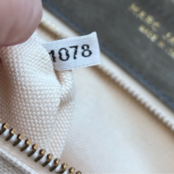 Marc Jacobs Metallic Gold Hobo Bag - Picture 10 of 16